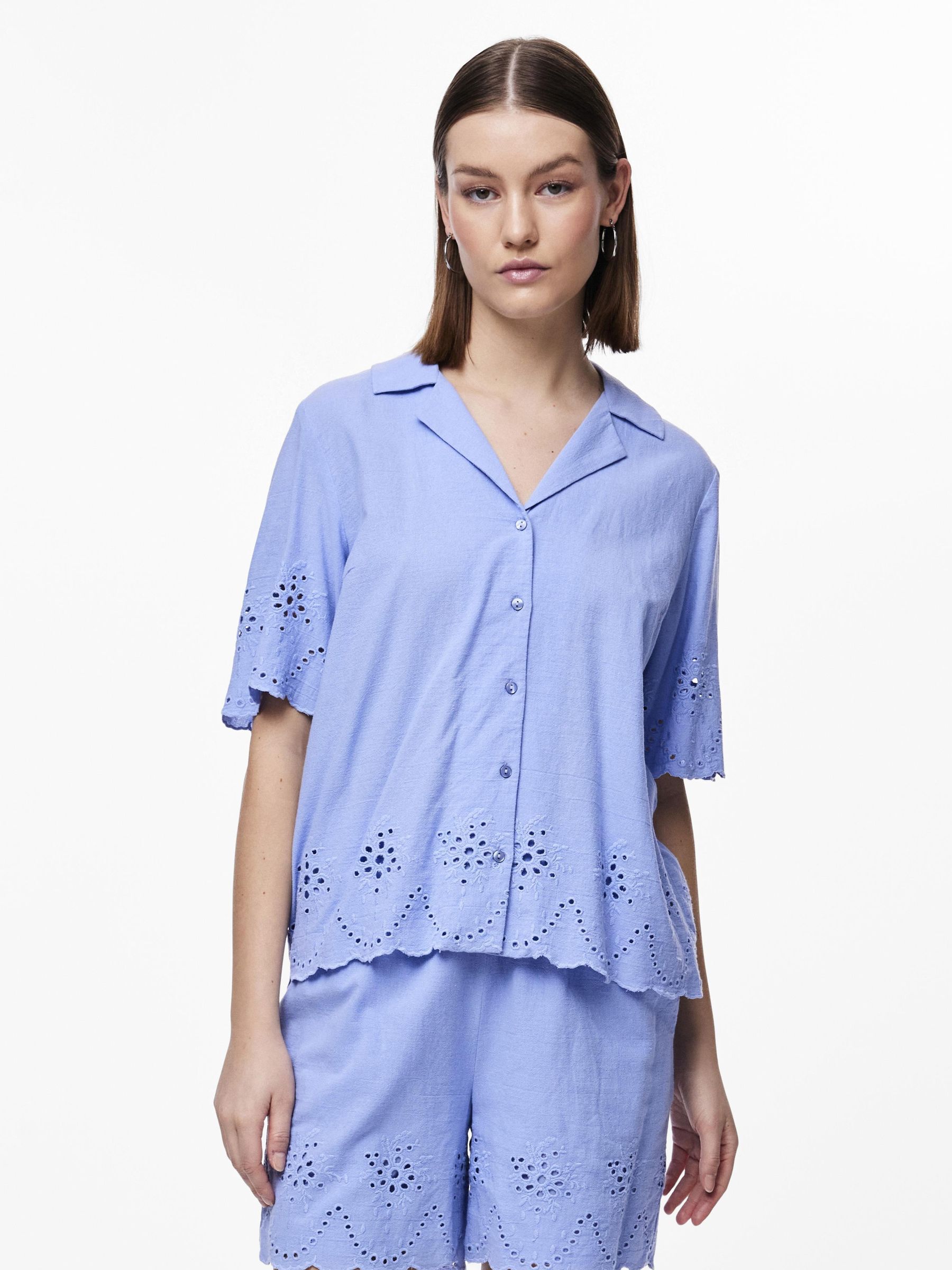 PCALMINA EMBROIDERY SHORT SLEEVED SHIRT
